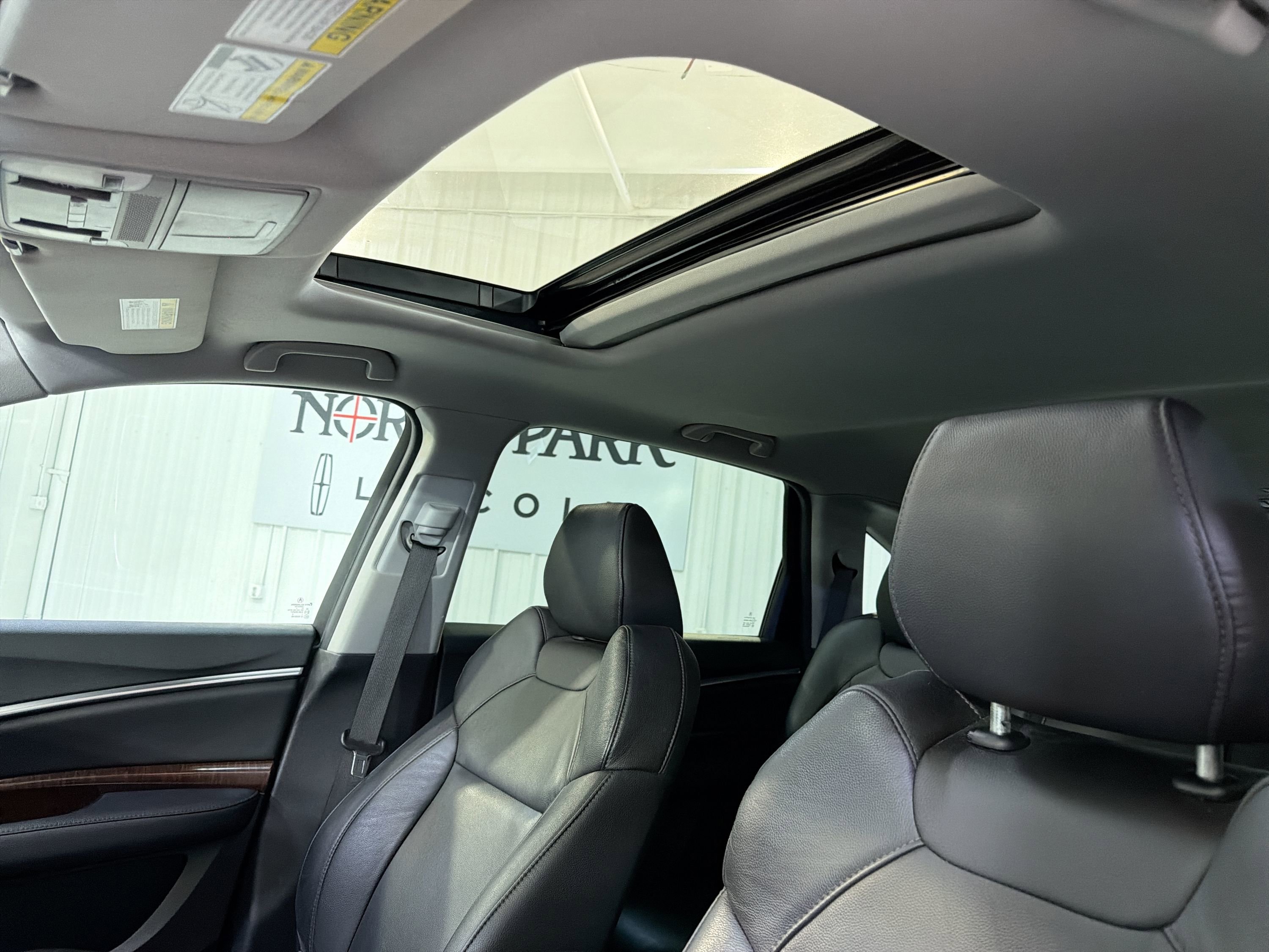 Used 2020 Acura MDX FWD image 23