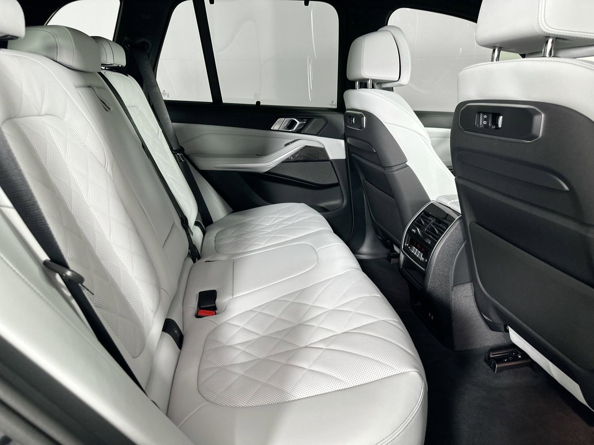 New 2026 BMW X5 M60i image 28