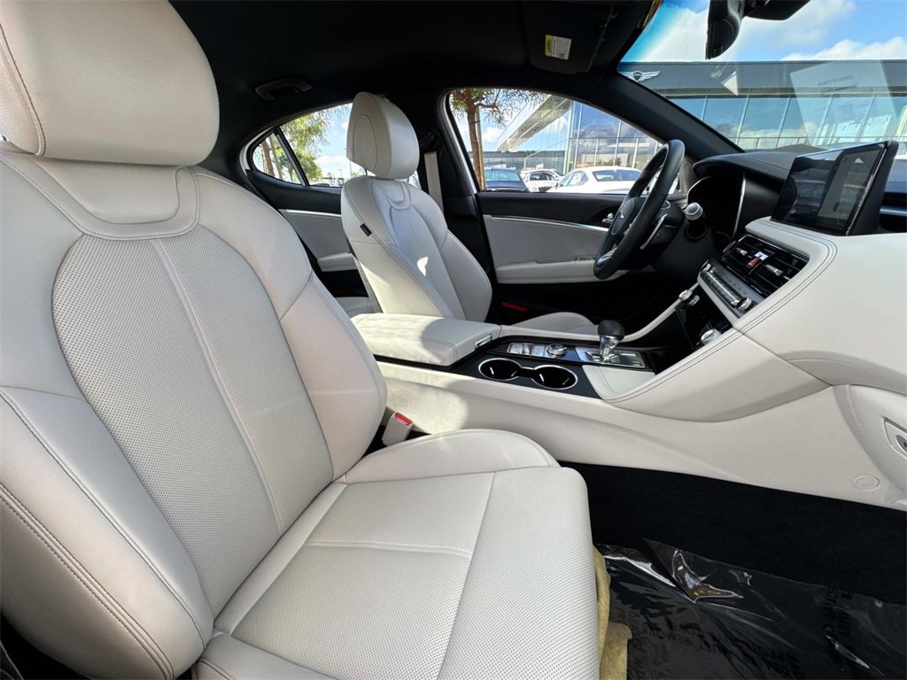 Used 2025 Genesis G70 2.5T image 26