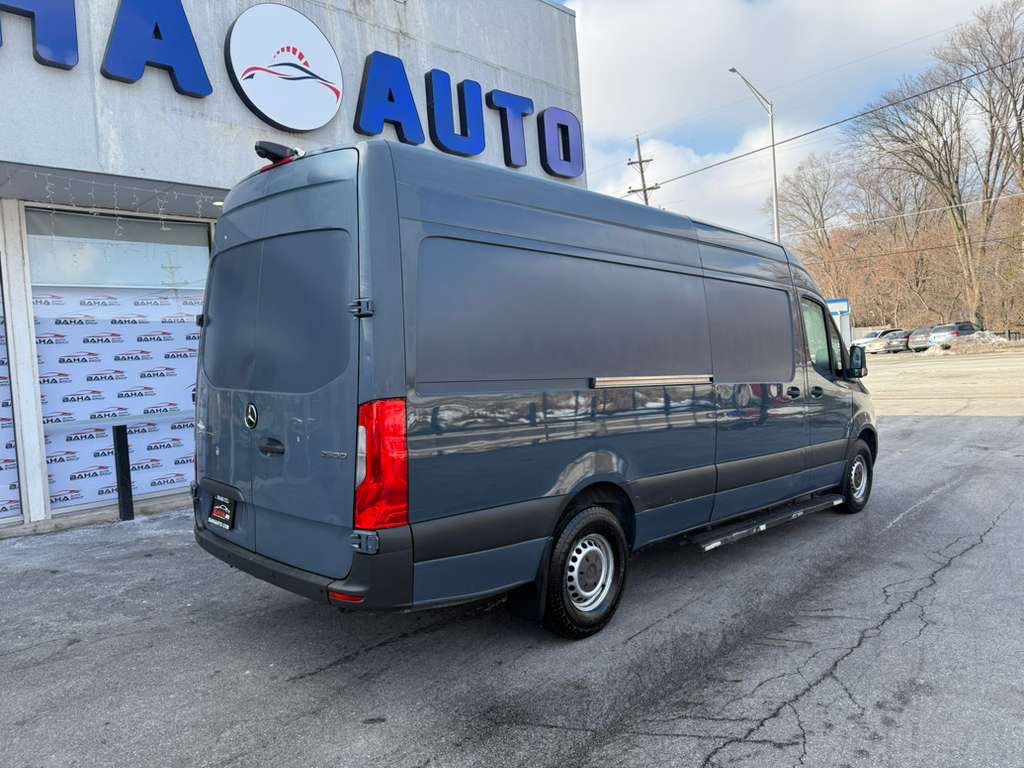 Used 2019 Mercedes-Benz Sprinter 170 image 4