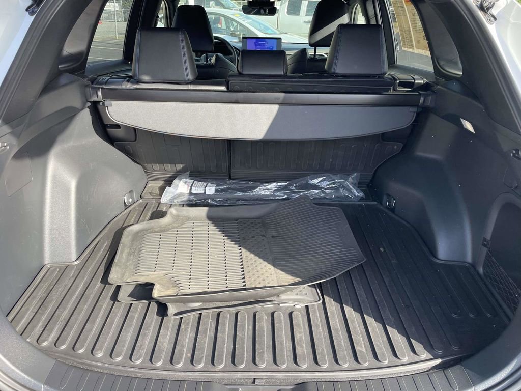 Used 2025 Toyota RAV4 XSE AWD/4WD image 47