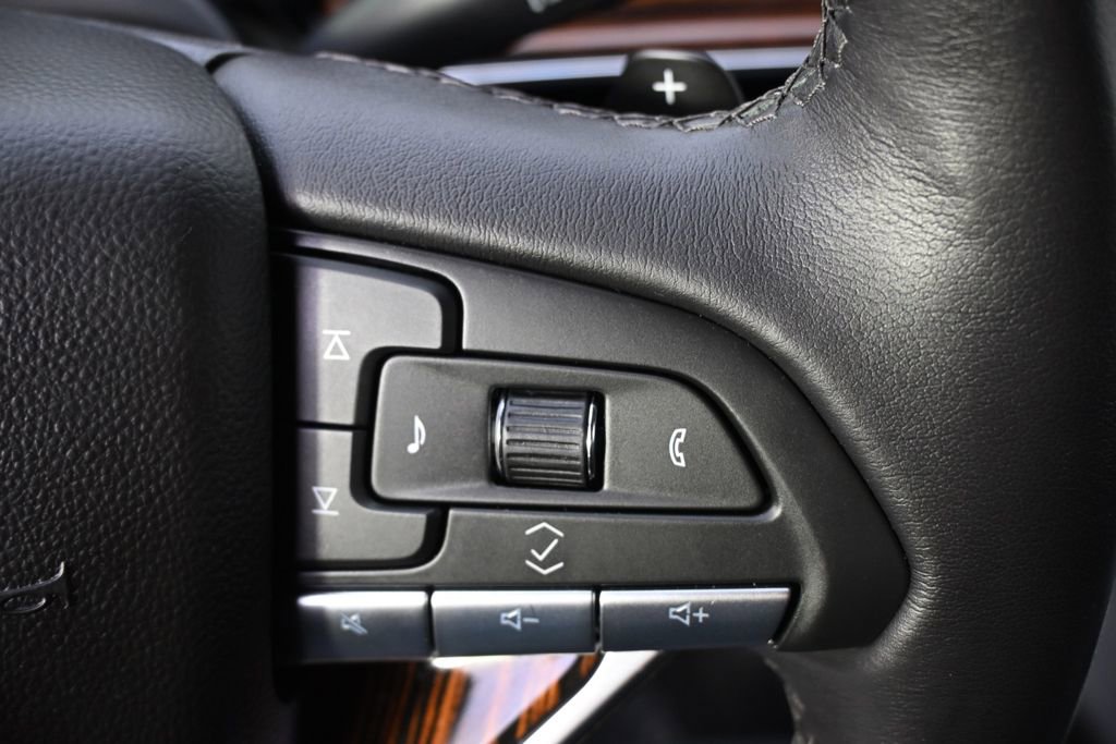 Certified 2023 Cadillac Escalade Premium Luxury image 38
