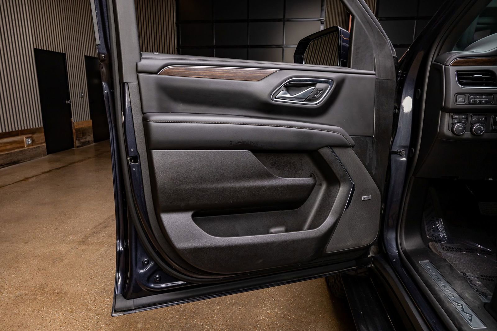 Used 2023 Chevrolet Tahoe High Country w/ Max Trailering Package image 38