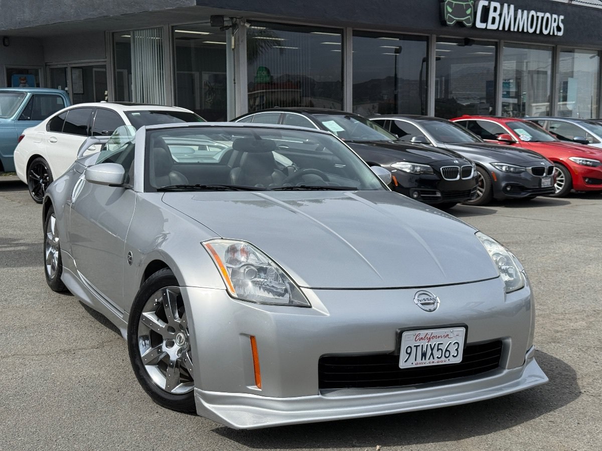 Used 2004 Nissan 350Z Touring RWD image 1
