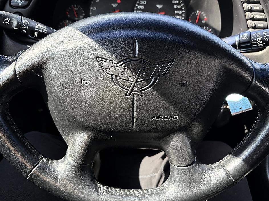 Used 2000 Chevrolet Corvette Convertible w/ Memory Pkg RWD image 16