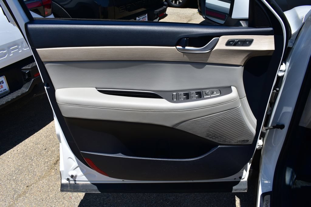 Used 2023 Hyundai Palisade Limited FWD image 12