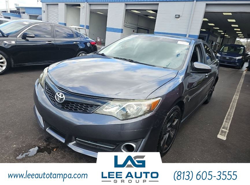 Used 2014 Toyota Camry SE image 1