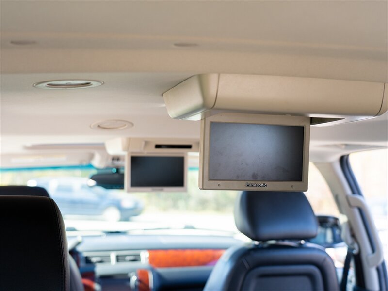 Used 2013 Chevrolet Suburban LTZ AWD/4WD image 27
