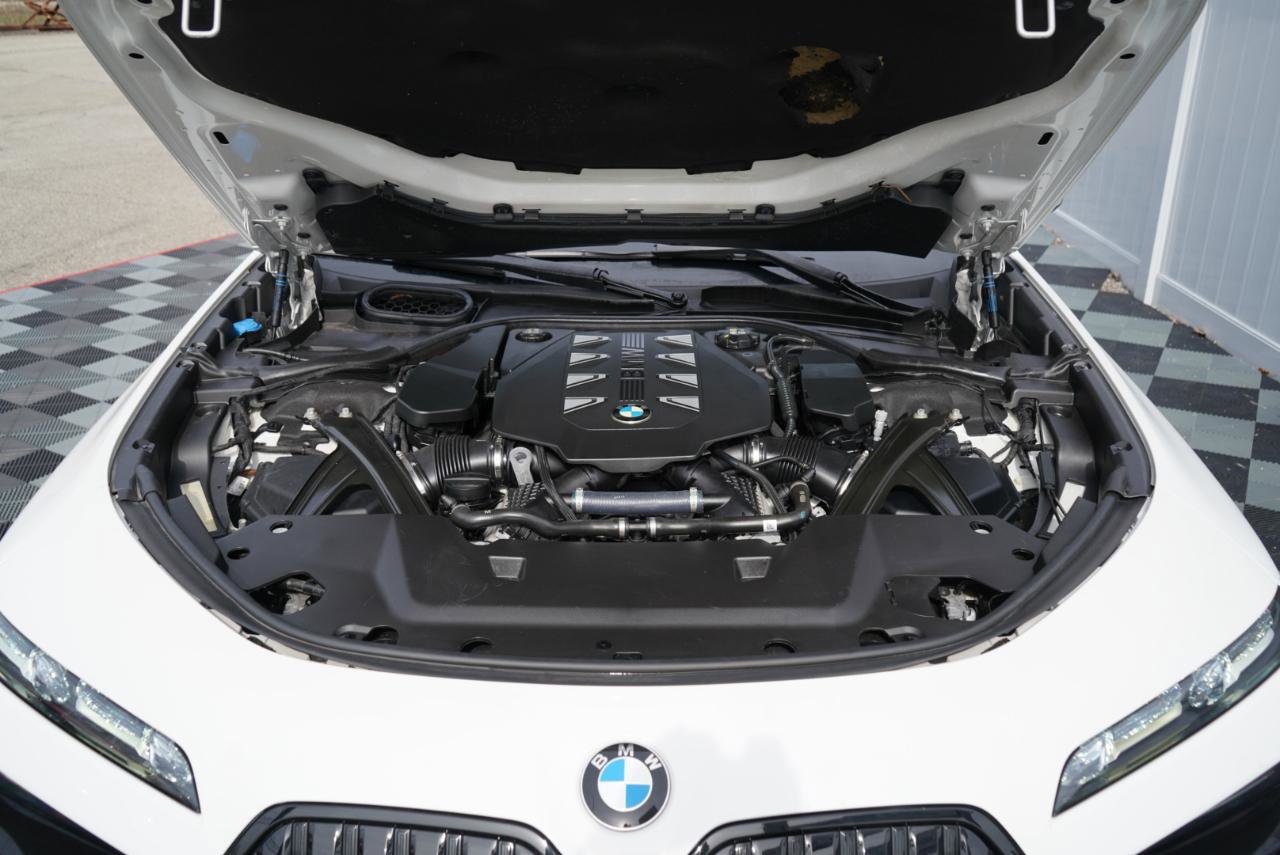 Used 2023 BMW 760i xDrive w/ Executive Package image 78