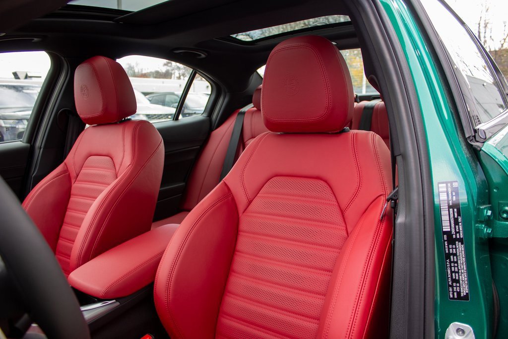 New 2025 Alfa Romeo Giulia AWD image 12