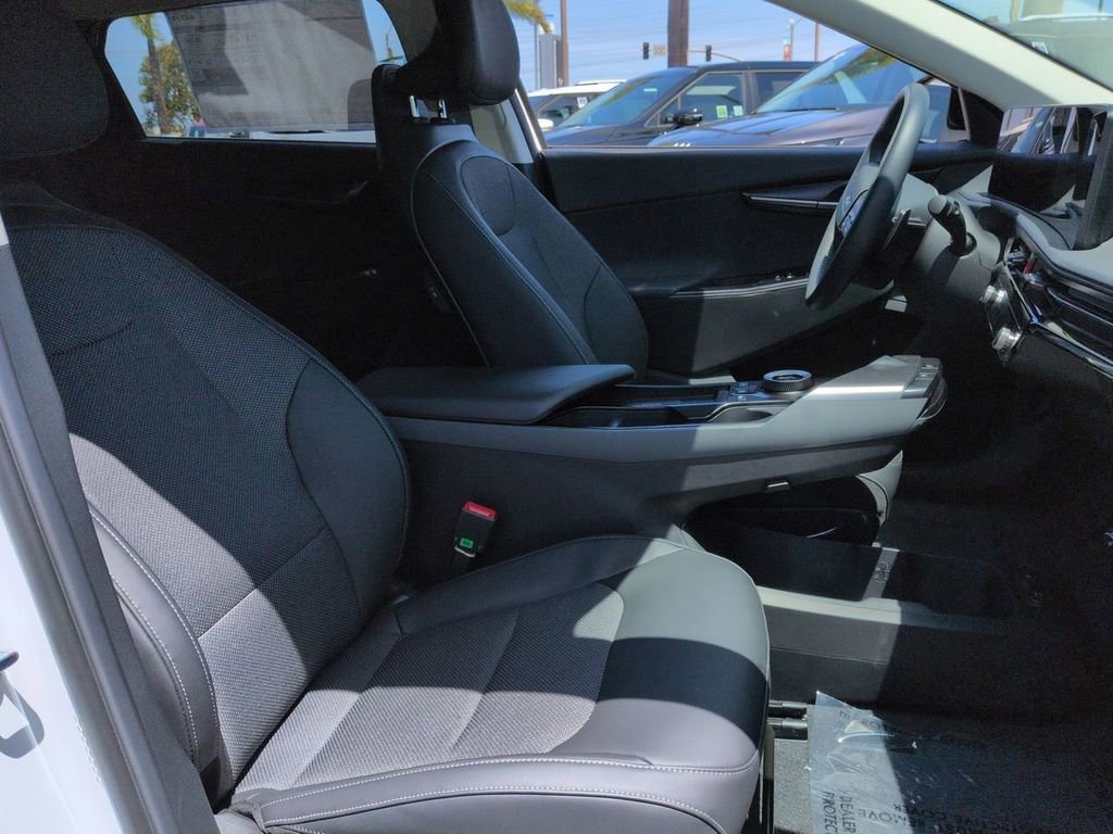 New 2025 Kia EV6 Light RWD image 29
