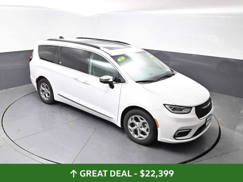 Used 2023 Chrysler Pacifica Limited FWD image 47