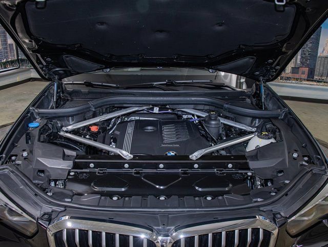 Certified 2023 BMW X5 xDrive40i w/ Parking Assistance Package image 5