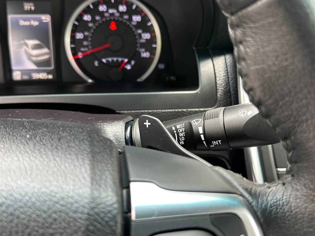 Used 2017 Toyota Camry SE FWD image 19