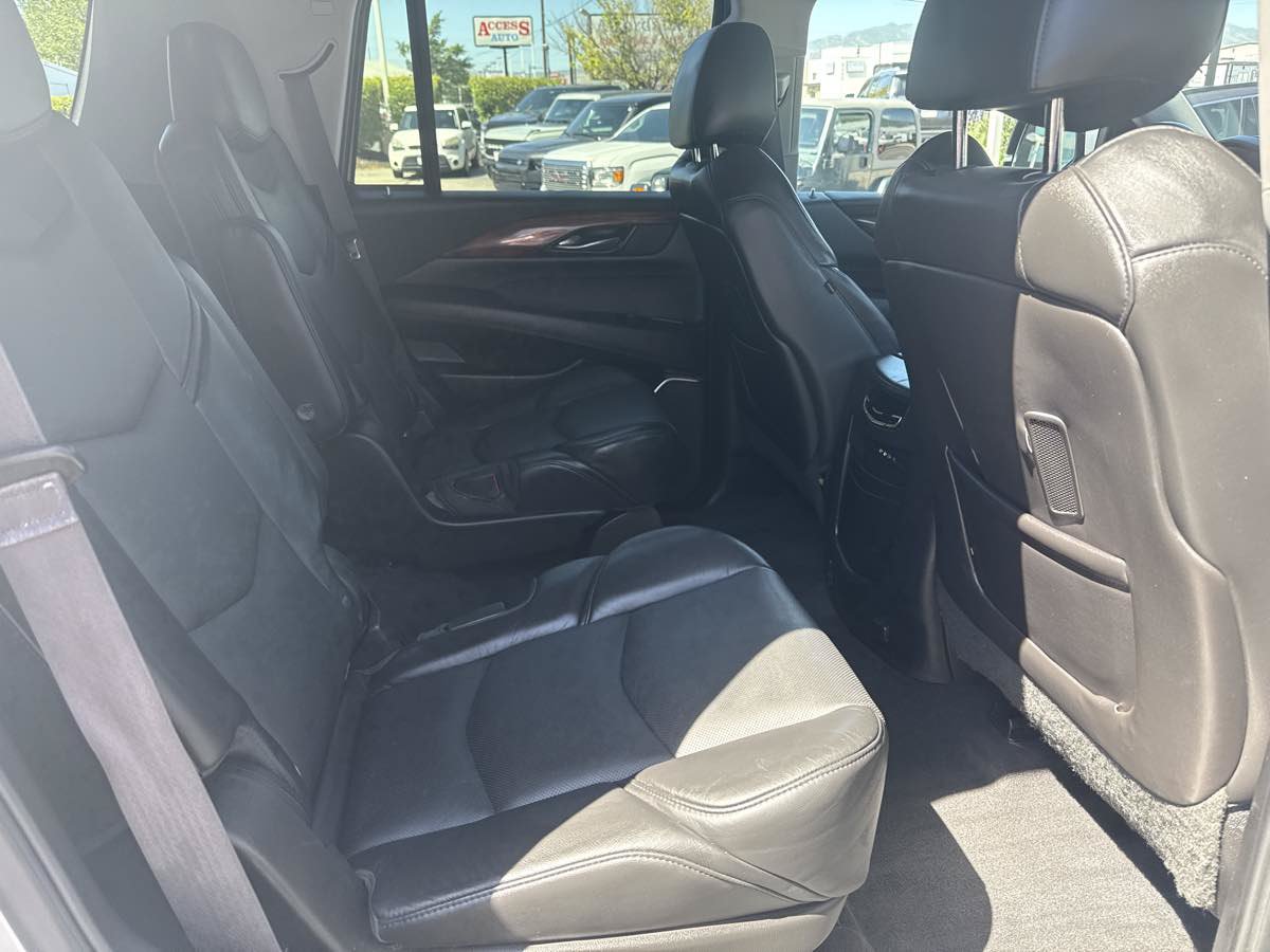 Used 2015 Cadillac Escalade Premium AWD/4WD image 22