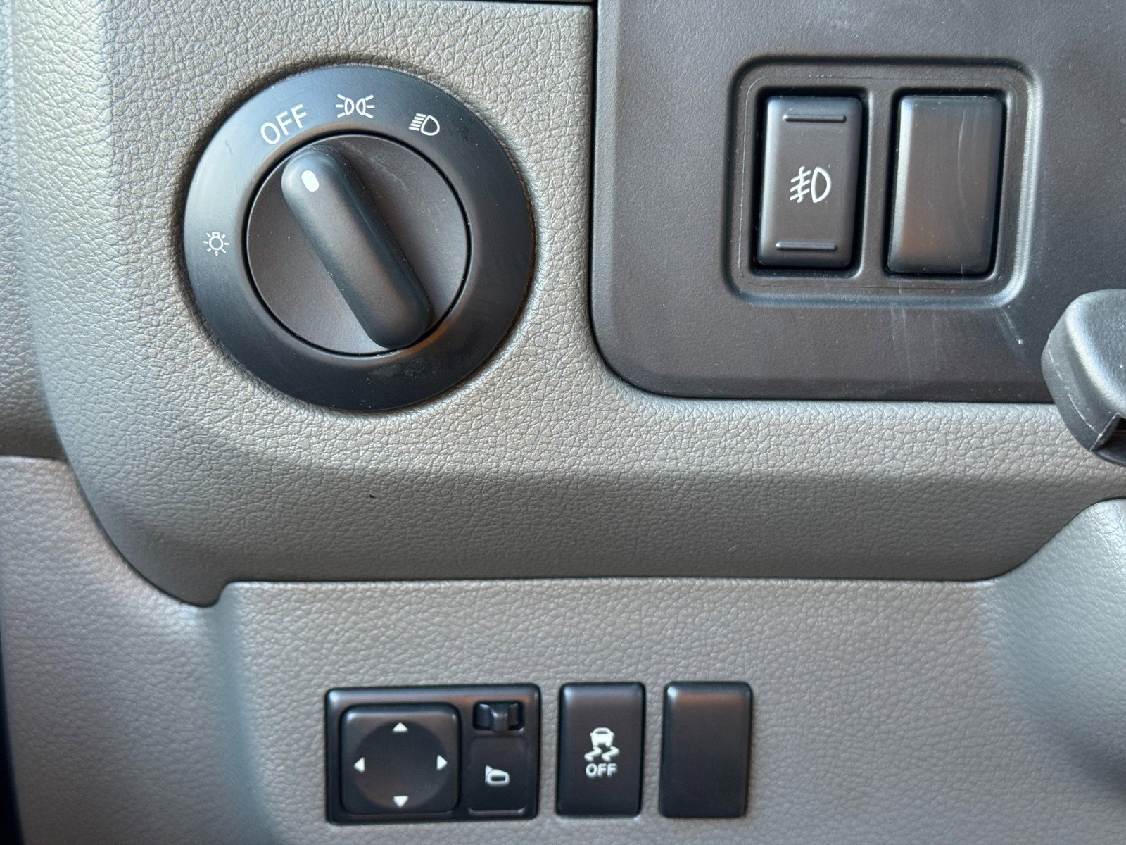 Used 2018 Nissan NV 3500 SL image 16