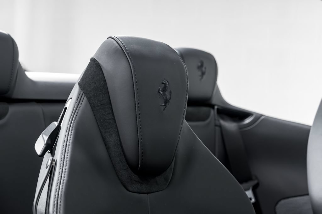 Used 2024 Ferrari Roma Spider RWD image 31