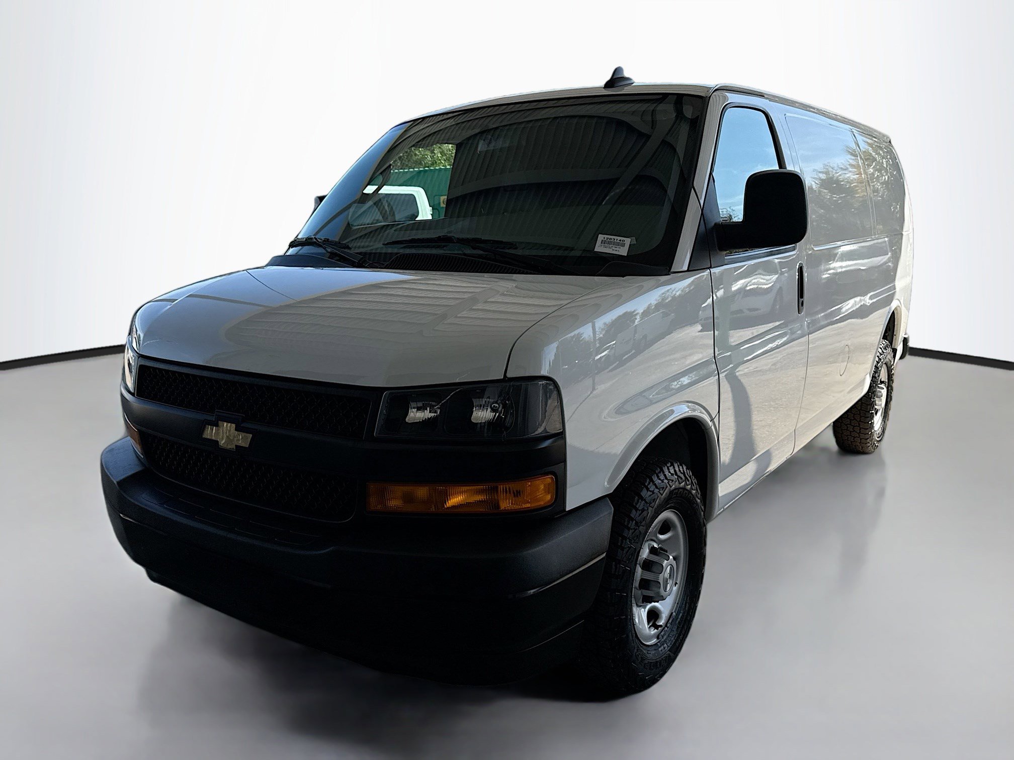 Used 2022 Chevrolet Express 2500 image 4