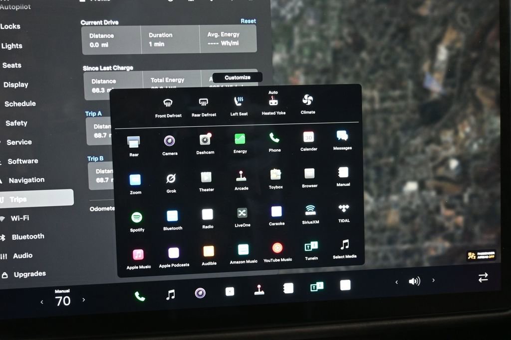 Used 2023 Tesla Model X AWD/4WD image 32