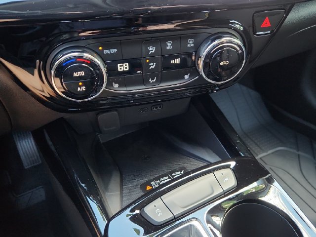 New 2026 Chevrolet Trax ACTIV w/ Sunroof Package FWD image 28