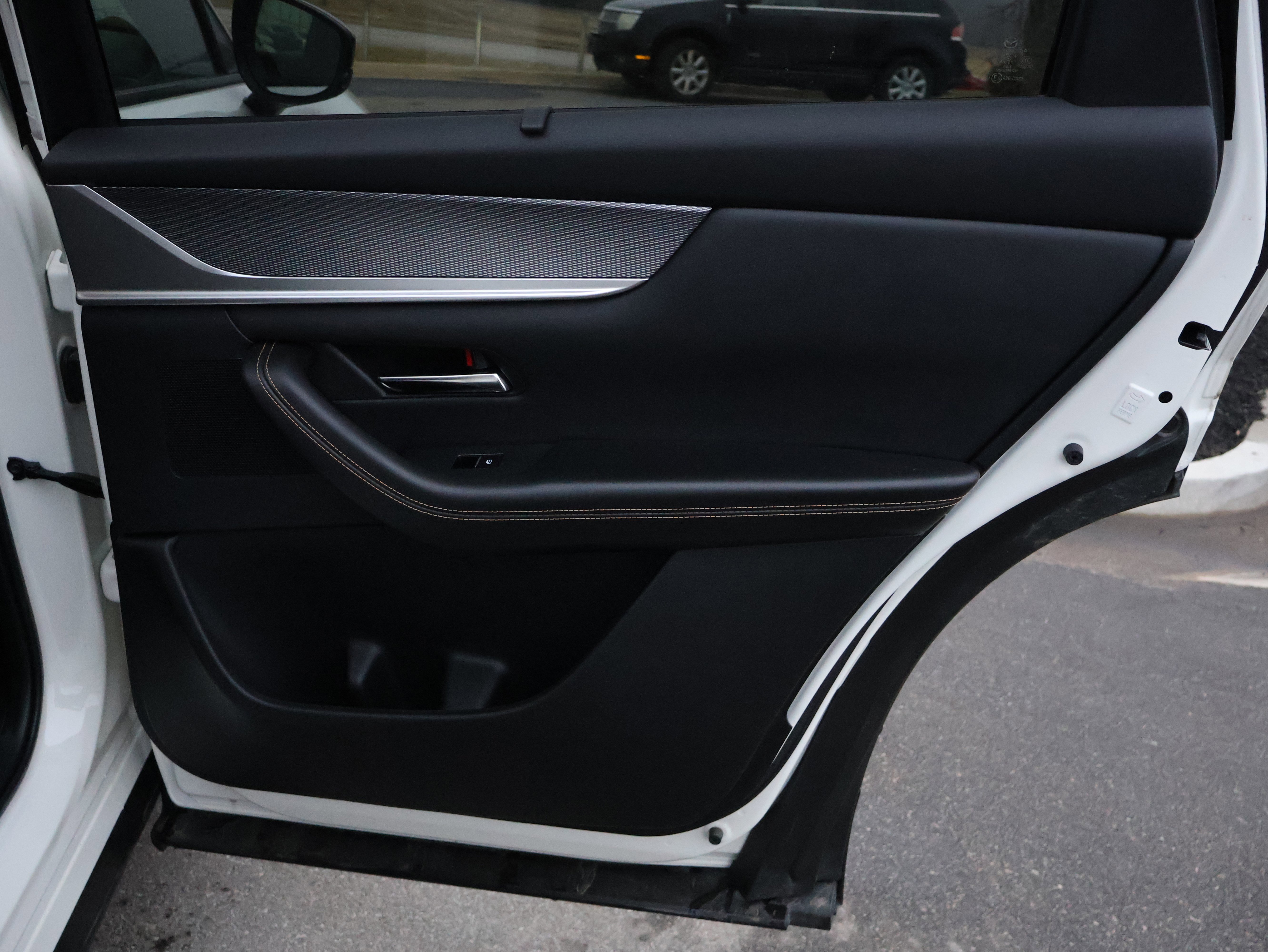 Used 2025 MAZDA CX-70 3.3 Turbo w/ Premium Package image 13