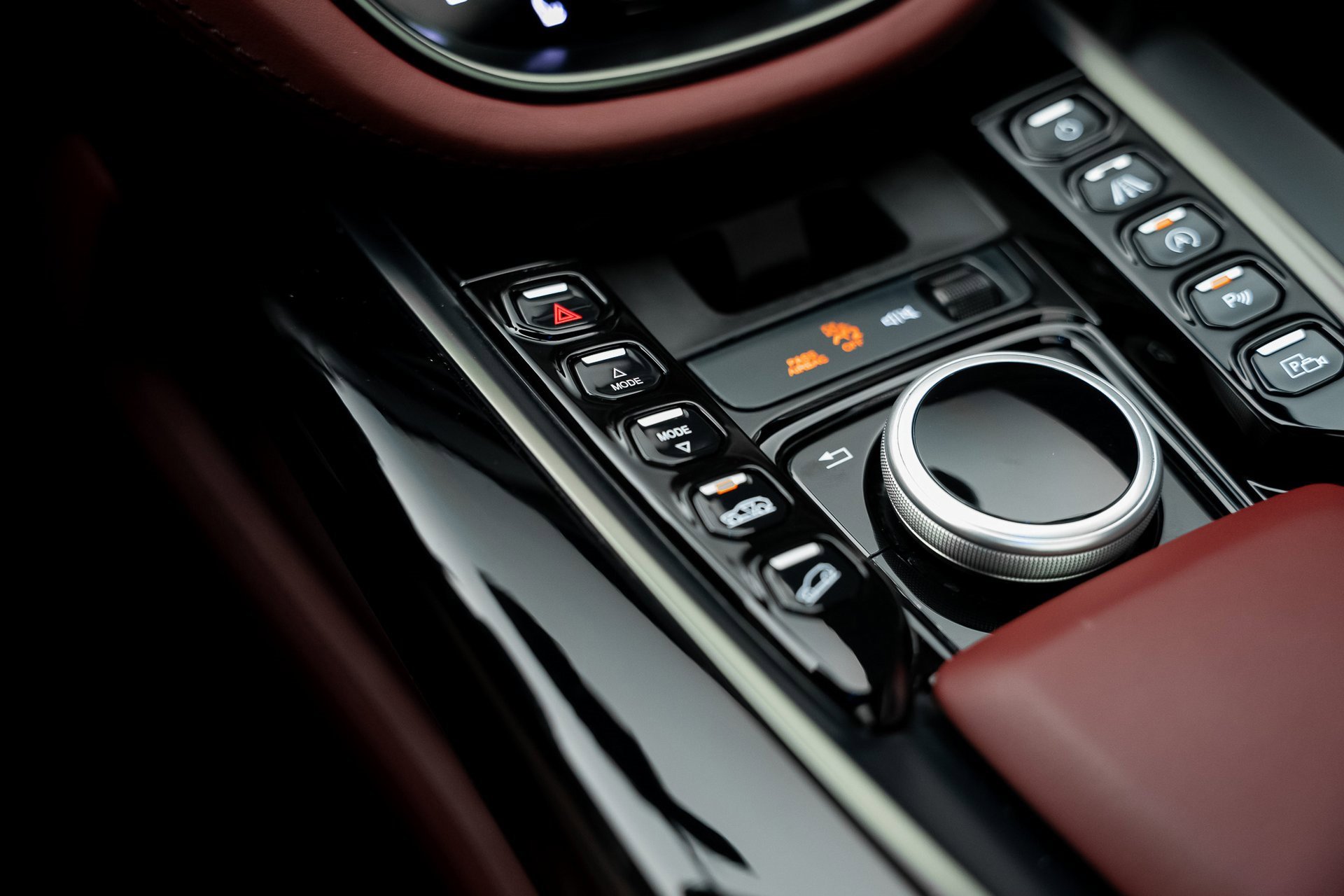 Used 2021 Aston Martin DBX image 53