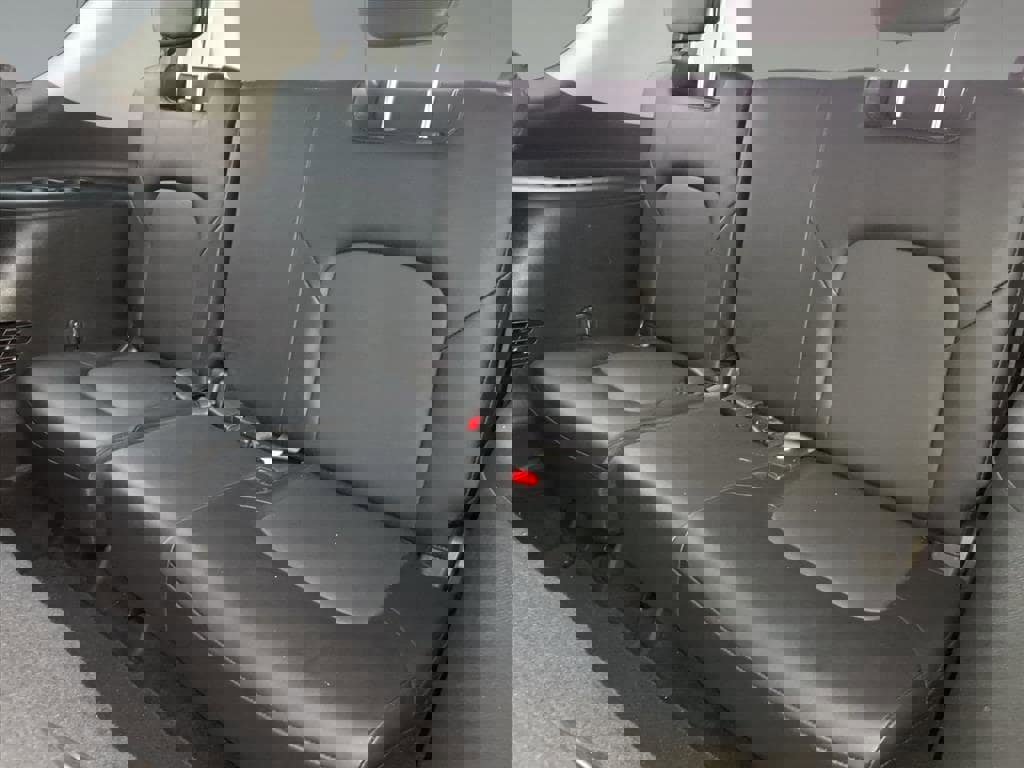 Used 2024 Nissan Armada SV image 10