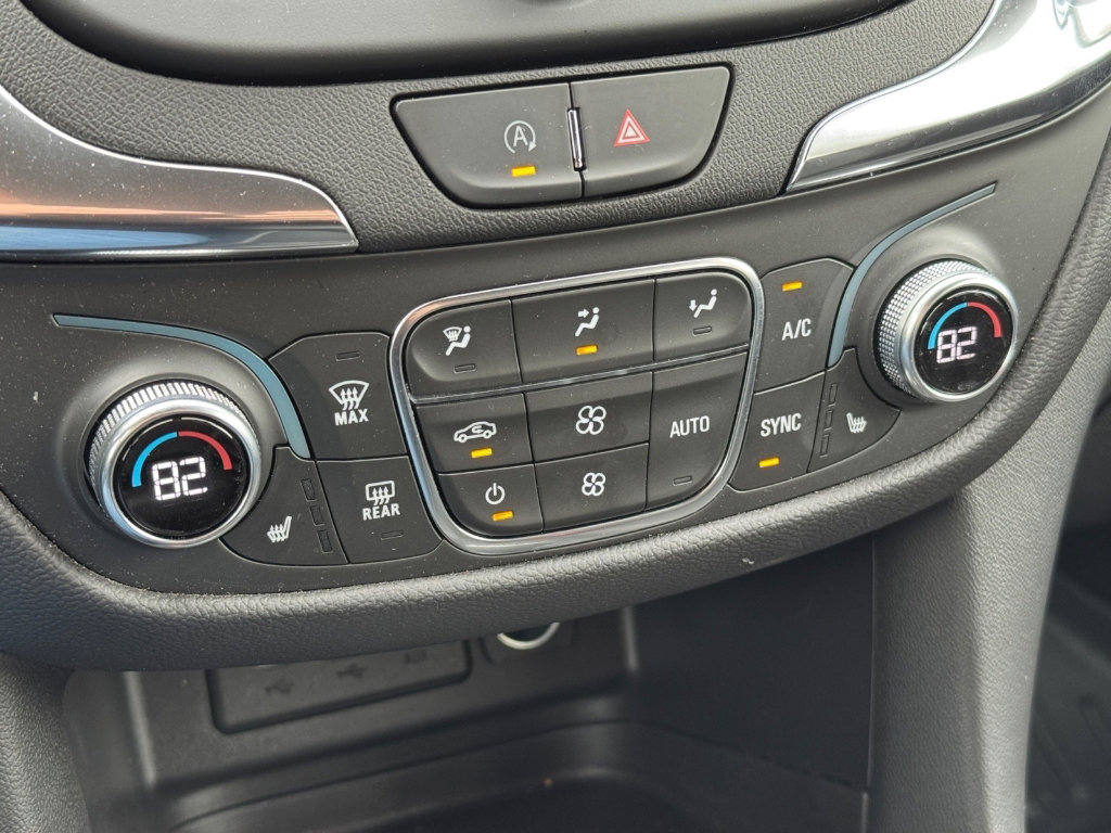 Used 2022 Chevrolet Equinox LT image 24