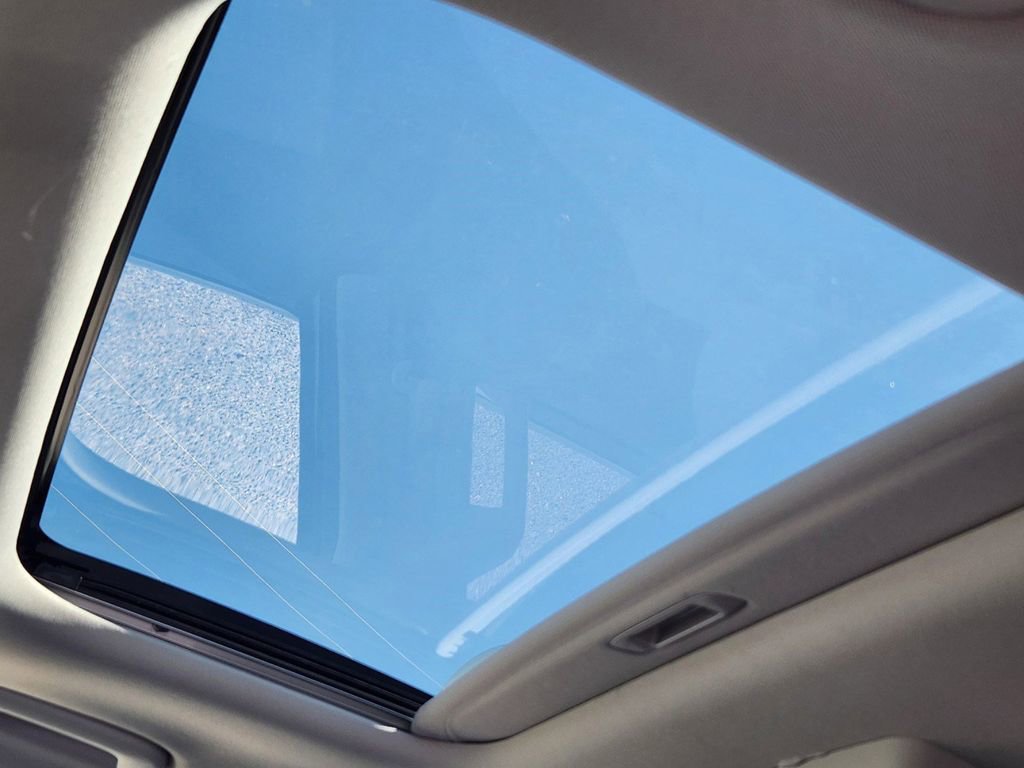 Certified 2025 Kia Carnival SX Prestige image 26