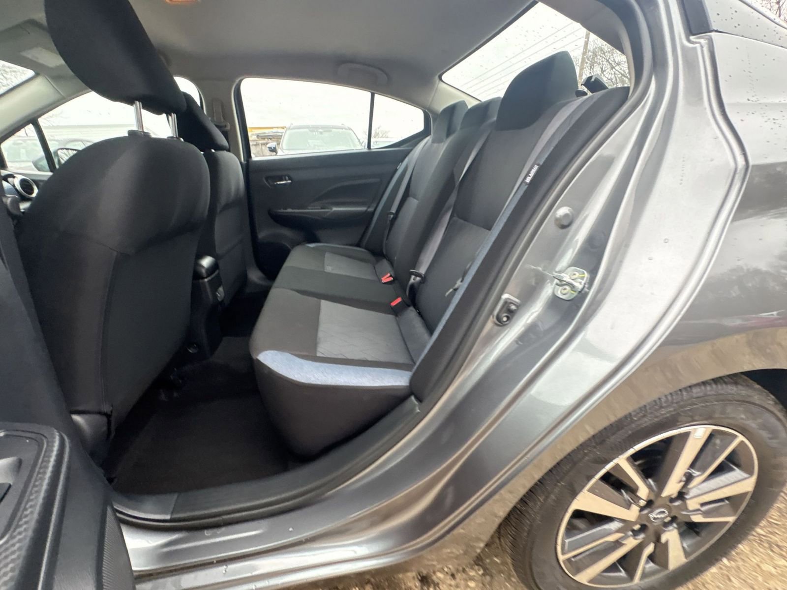 Used 2025 Nissan Versa SV FWD image 9