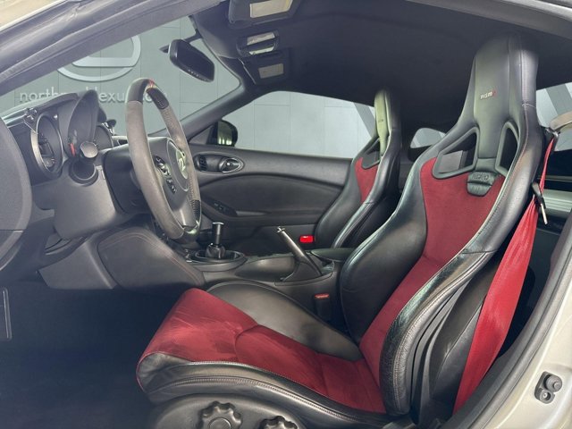 Used 2018 Nissan 370Z NISMO RWD image 7