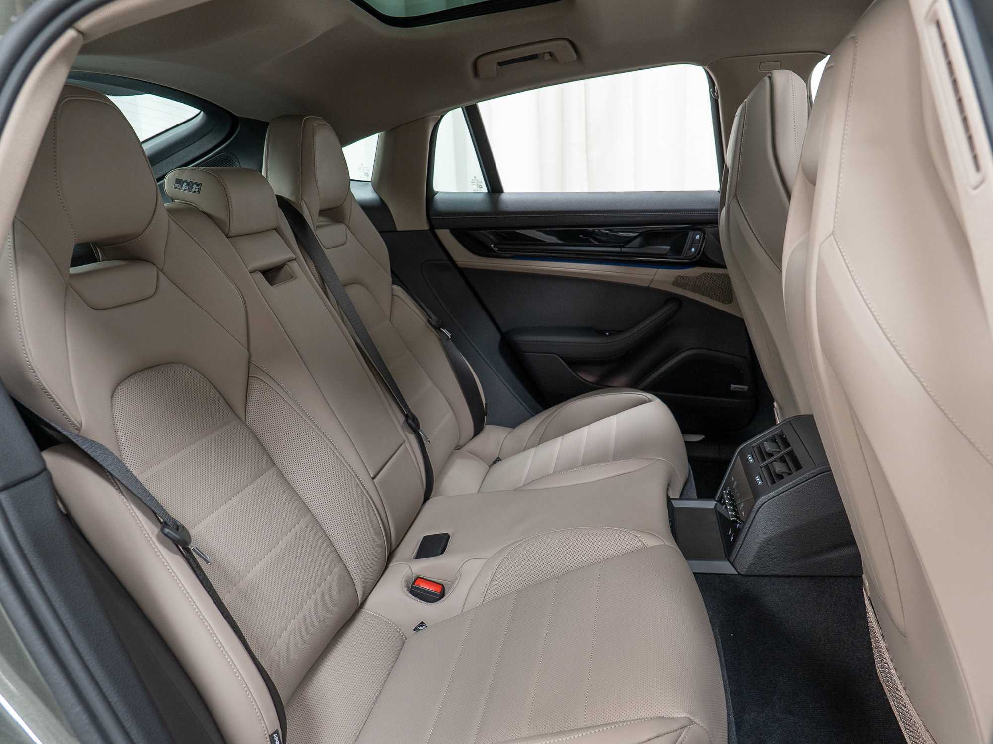 New 2026 Porsche Panamera 4S AWD/4WD image 29
