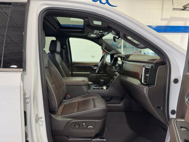 Used 2023 GMC Sierra 1500 Denali w/ Denali Reserve Package AWD/4WD image 14