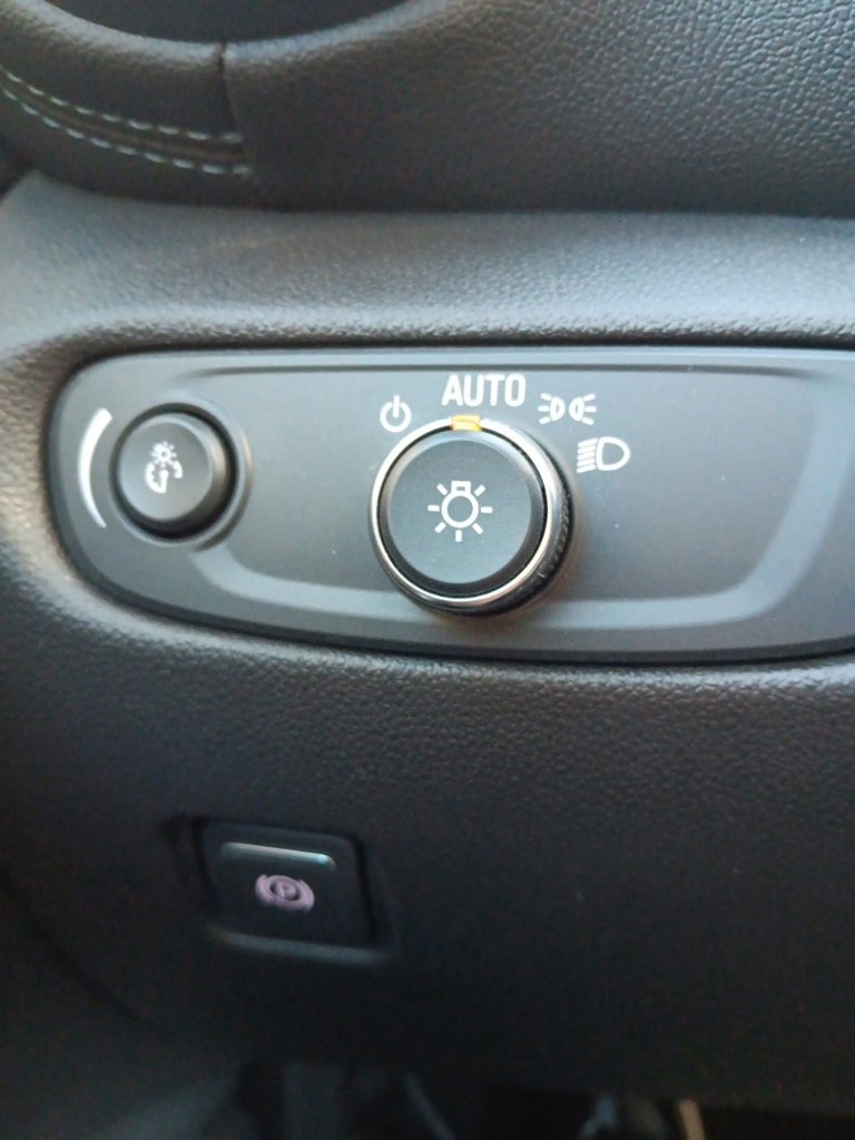 Used 2019 Chevrolet Blazer LT image 17