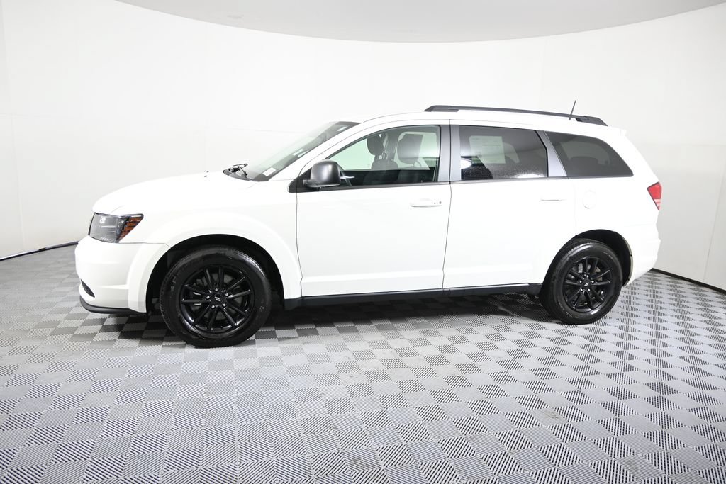 Used 2020 Dodge Journey SE w/ Blacktop Package FWD image 2