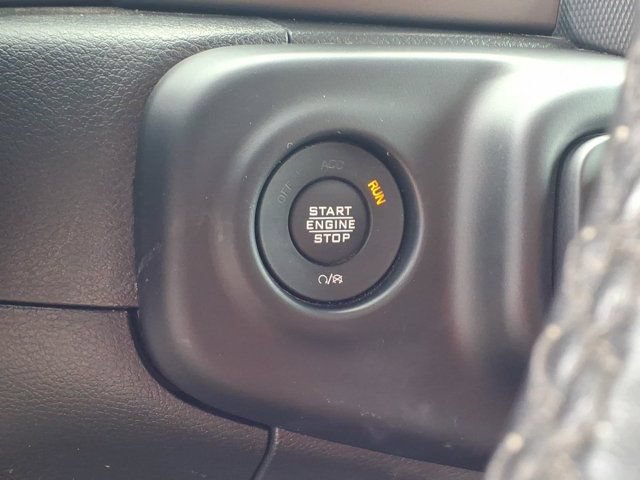 Used 2023 Jeep Gladiator Sport AWD/4WD image 16