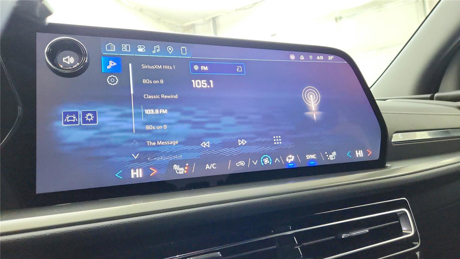 Used 2026 Chevrolet Traverse LT image 23