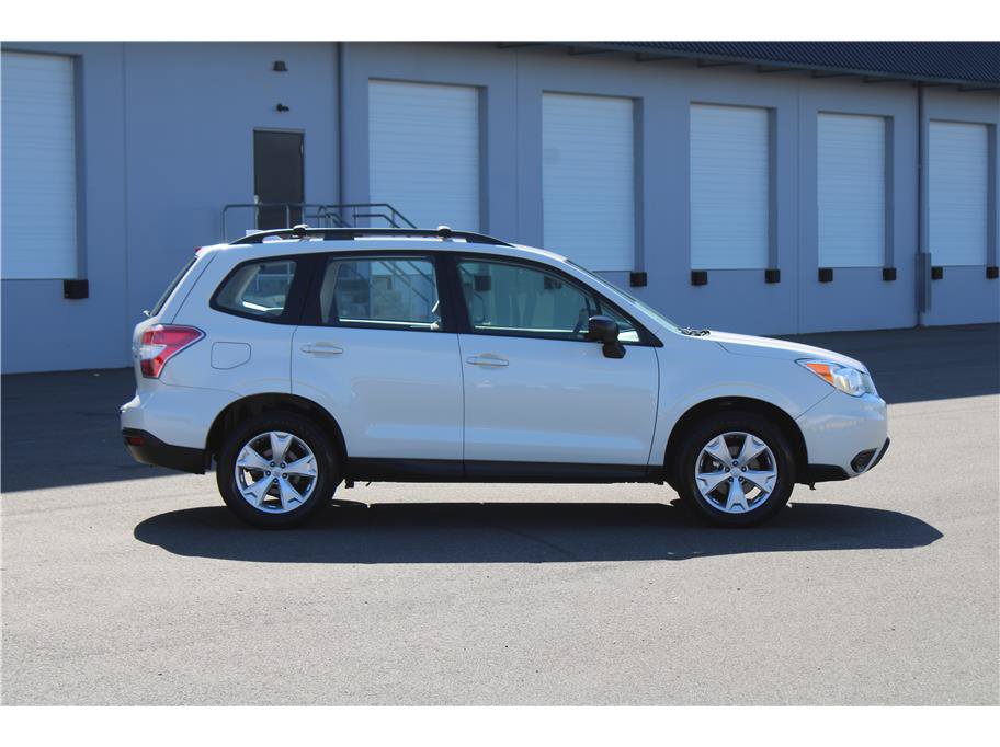 Used 2016 Subaru Forester 2.5i w/ Alloy Wheel Package AWD/4WD image 4