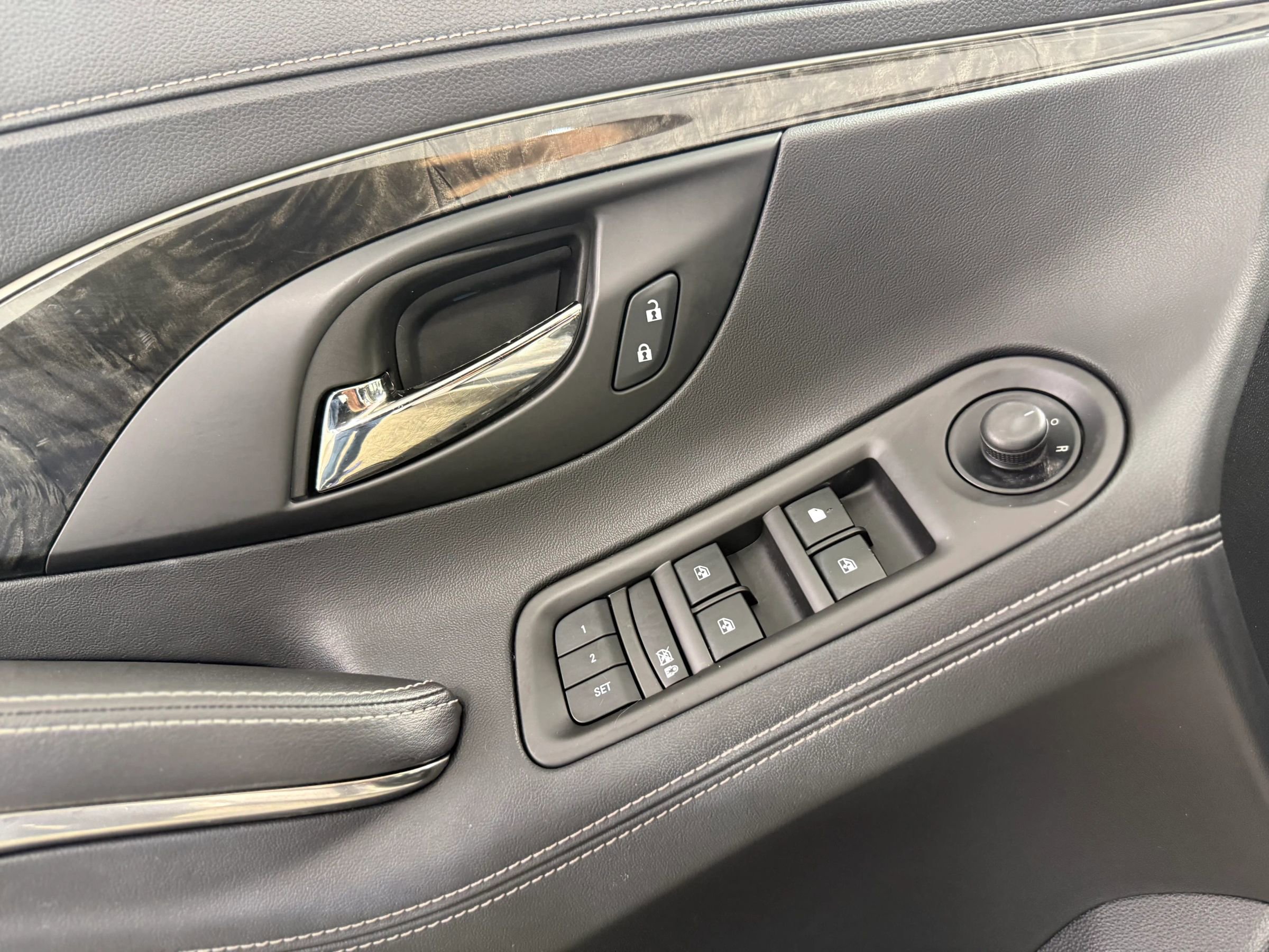 Used 2014 Buick LaCrosse Leather w/ Driver Confidence Package image 12