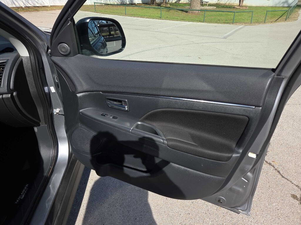 Used 2021 Mitsubishi Outlander Sport ES image 23