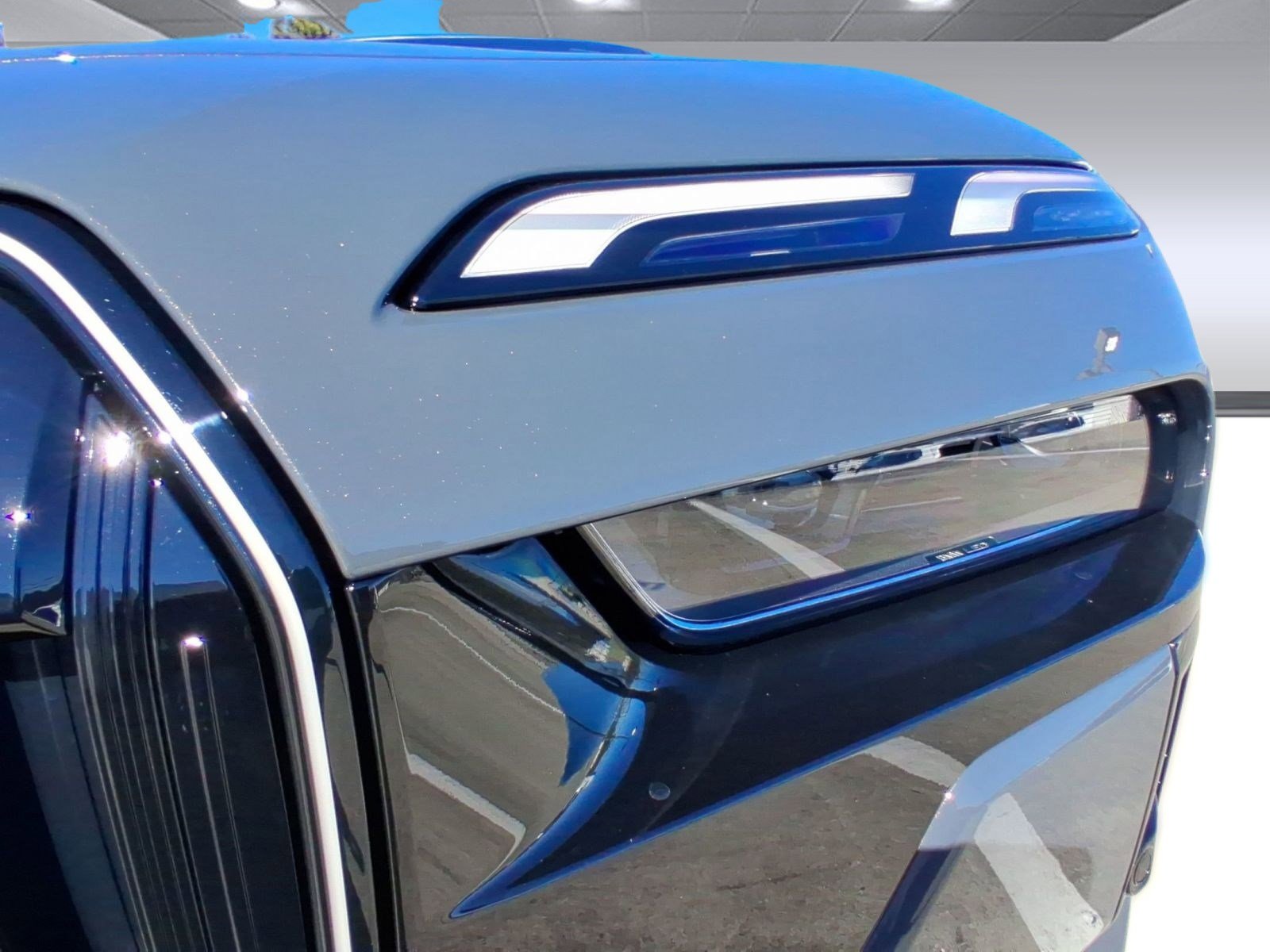 New 2026 BMW 750e xDrive AWD/4WD image 10