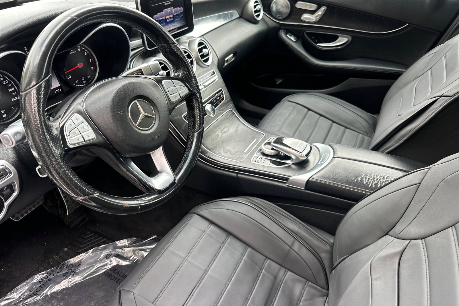 Used 2015 Mercedes-Benz C 300 4MATIC Sedan image 4