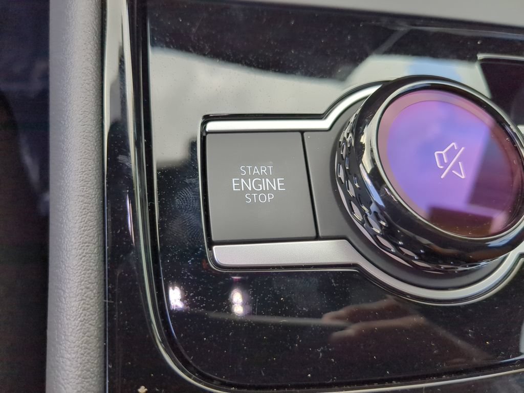 New 2026 Volkswagen Tiguan SEL R-Line AWD/4WD image 31