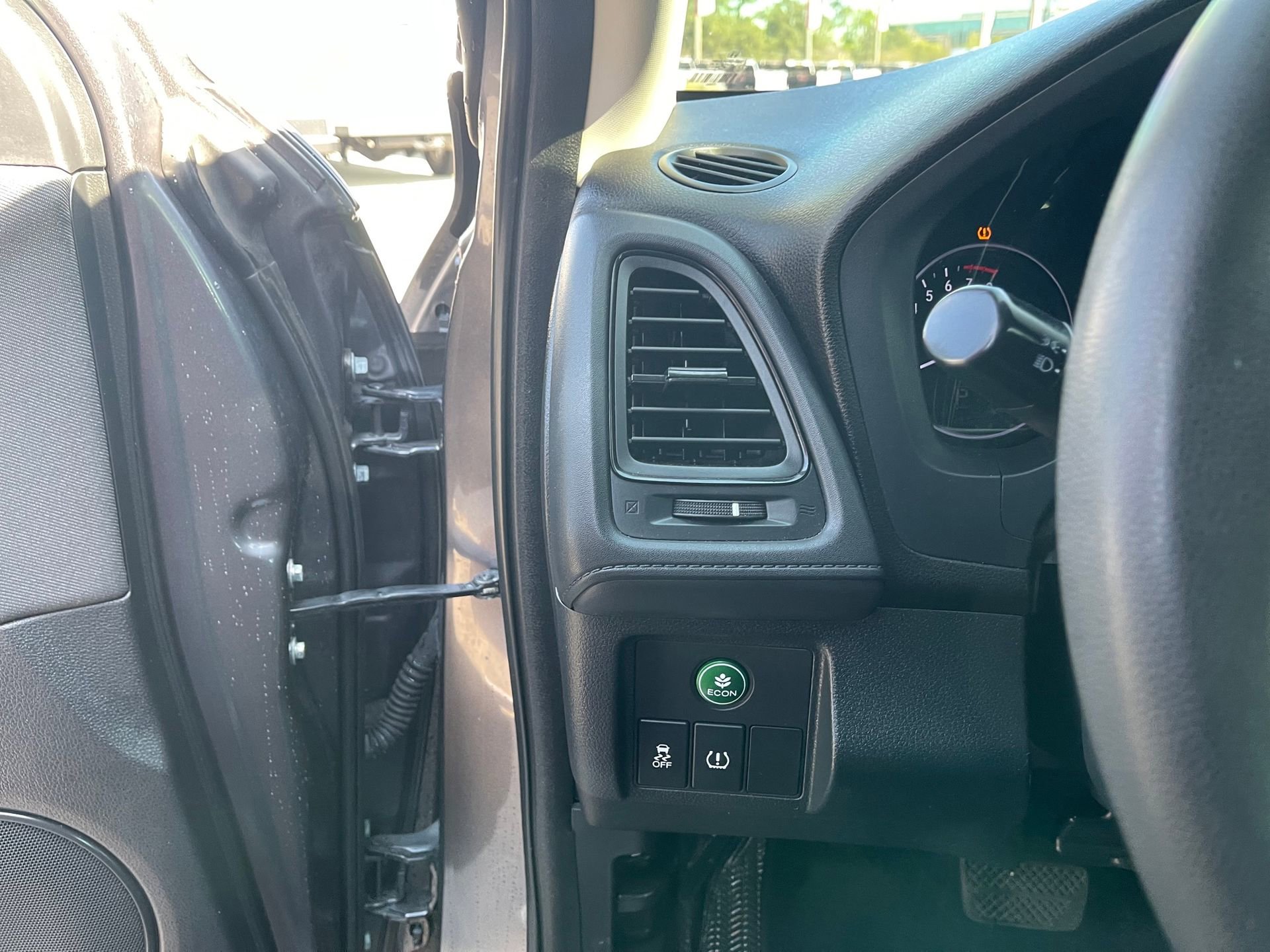 Used 2020 Honda HR-V LX image 15