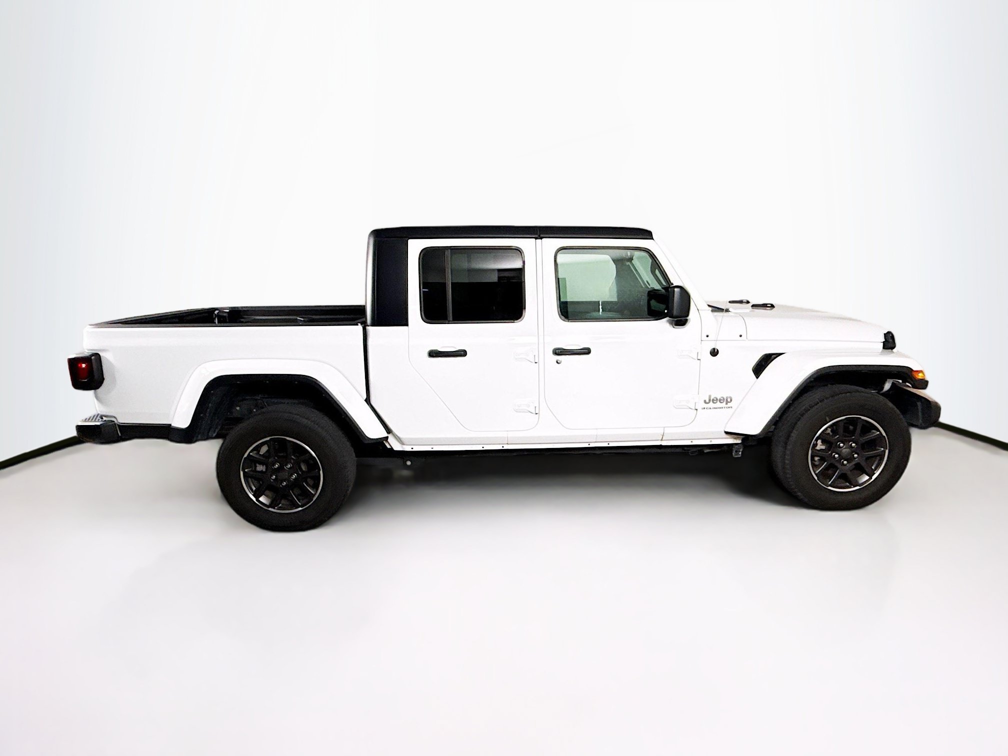 Used 2023 Jeep Gladiator Overland AWD/4WD image 2