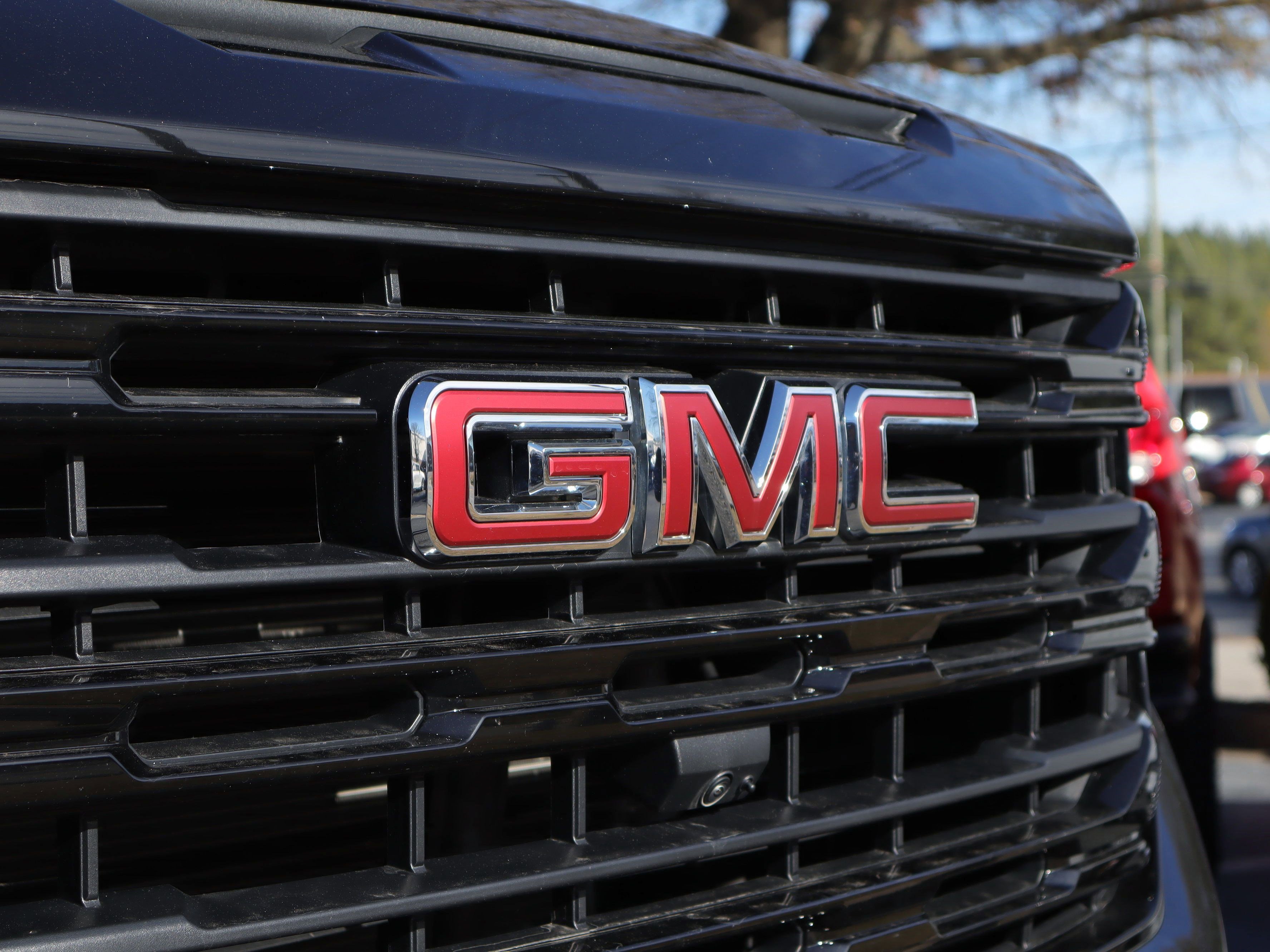 Used 2025 GMC Sierra 1500 Elevation w/ Elevation Premium Package image 32