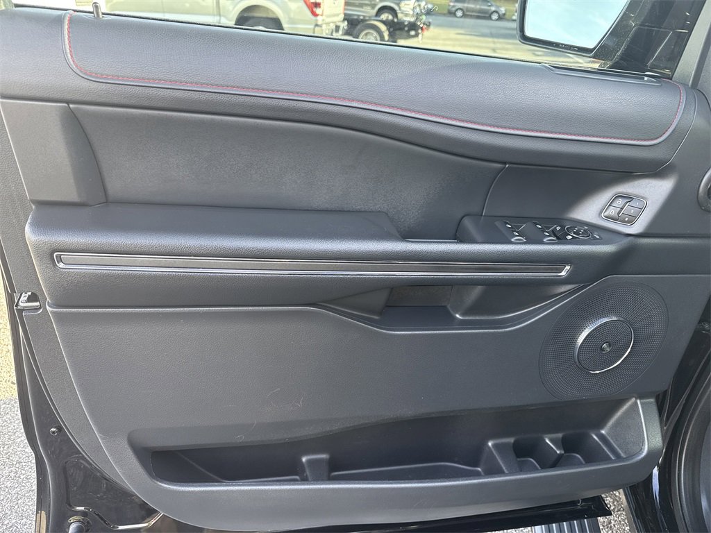 Used 2023 Ford Expedition Limited image 10