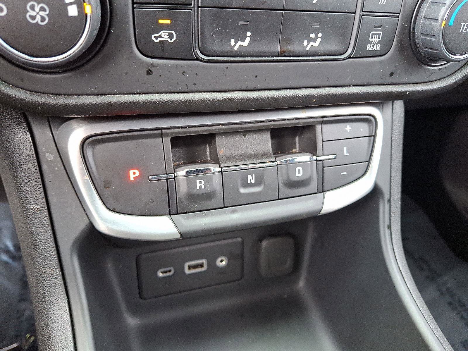 Used 2024 GMC Terrain SLE image 16
