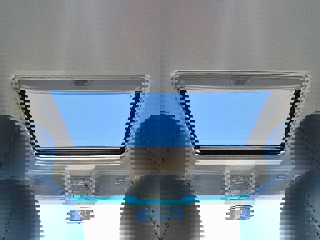 Used 2010 Toyota Camry LE image 21