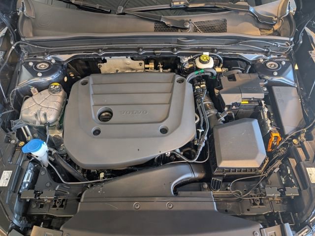 Used 2026 Volvo XC40 B5 Core w/ Climate Package image 31